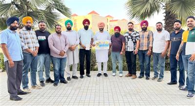 ਪਿੰਡ ਮਾਣਕਪੁਰ ਸ਼ਰੀਫ ਦੇ ਸਾਲਾਨਾ ਉਰਸ ਮੇਲੇ ਦਾ ਪੋਸਟਰ ਸੀਨੀਅਰ ਕਾਂਗਰਸੀ ਆਗੂ ਗੁਰਪ੍ਰਤਾਪ ਸਿੰਘ ਪਡਿਆਲਾ ਵੱਲੋਂ ਕੀਤਾ ਰਿਲੀਜ਼