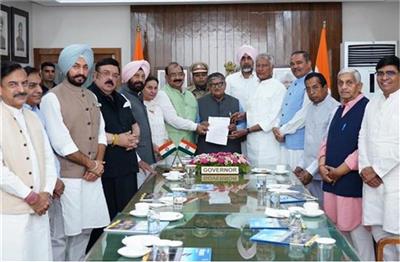 पंजाब BJP प्रतिनिधिमंडल ने राज्यपाल से की मुलाकात, सौंपा मांग पत्र