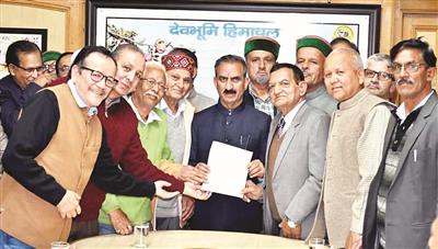 Himachal News: केंद्र ने RDG बंद कर दी, सरकार ने फिर भी कर्मचारियों-पेंशनरों को राहत दी