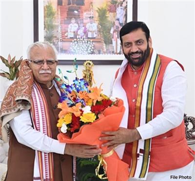 मुख्यमंत्री नायब सिंह सैनी ने पूर्व सीएम मनोहर लाल खट्टर को दी जन्मदिन की बधाई, बताया 'विकास की नींव रखने वाला प्रेरणास्रोत
