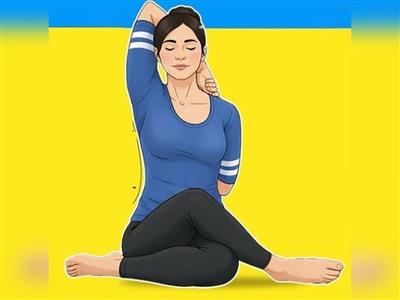 कंधों में अकड़न, पीठ-कूल्हे में दर्द, या खराब पोस्चर का अस्थमा से कनेक्शन, गोमुखासन से सुधरेगी सेहत