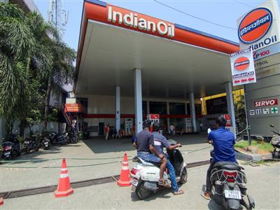 देश में पेट्रोल 3.14 और डीजल 3.11 रुपये प्रति लीटर महंगा, नई दरें आज से लागू
