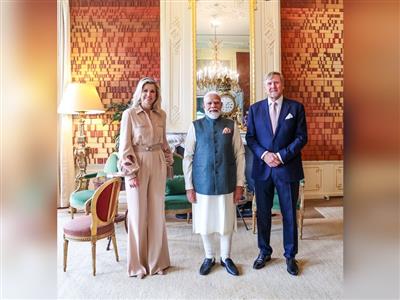 नीदरलैंड के दौरे पर प्रधानमंत्री मोदी, राजा अलेक्जेंडर और रानी मैक्सिमा से की मुलाकात