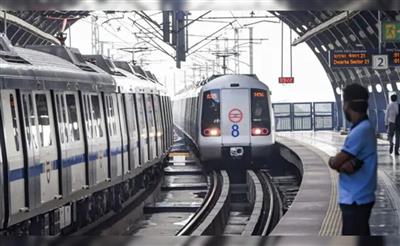 मंडे मेट्रो: ऊर्जा-बचत के लिए दिल्ली में नई पहल शुरू, सार्वजनिक वाहनों से दफ्तर पहुंचे अधिकारी, जनता ने की सराहा
