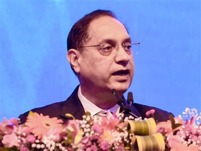 एआई-आधारित साइबर सुरक्षा, खतरे में बाजार की विश्वसनीयता से बड़ा जोखिम: सेबी प्रमुख
