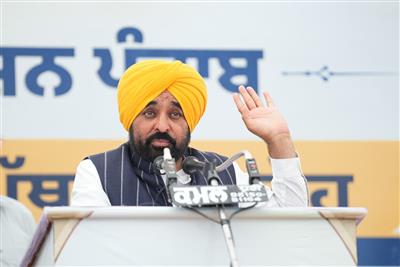 ਭਗਵੰਤ ਮਾਨ ਸਰਕਾਰ ਵੱਲੋਂ ਪਿੰਡ ਸਤੌਜ ਤੋਂ ਬਿਜਲੀ ਦੀਆਂ ਤਾਰਾਂ ਅੰਡਰਗਰਾਊਂਡ ਕਰਨ ਦੇ ਪ੍ਰਾਜੈਕਟ ਦੀ ਸ਼ੁਰੂਆਤ, ਪਿੰਡਾਂ ਨੂੰ ਖੰਭਿਆਂ ਤੋਂ ਮੁਕਤ ਕਰਨ ਨਾਲ ਪੰਜਾਬ ਦੇ ਕਿਸਾਨਾਂ ਨੂੰ ਵੱਡੀ ਰਾਹਤ ਮਿਲੇਗੀ