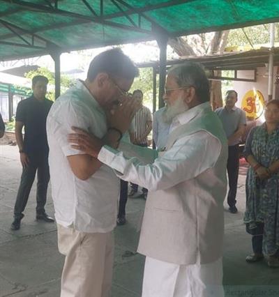 ऊर्जा मंत्री अनिल विज ने राकेश खुल्लर को दी श्रद्धांजलि, शोक संतप्त परिवार को बंधाया ढांढस