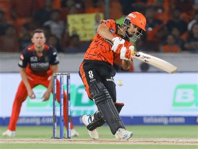 आईपीएल 2026: ऑरेंज कैप की रेस में ईशान किशन की एंट्री, भुवनेश्वर के सिर सज रही पर्पल कैप