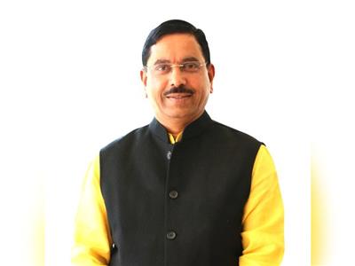 अगोडा और ऑनलाइन बुकिंग प्लेटफॉर्म्स के कैंसलेशन चार्ज की होगी जांच, केंद्रीय मंत्री प्रल्हाद जोशी ने दिए निर्देश
