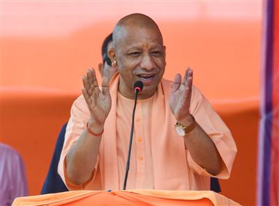 सीएम योगी ने अभिभावकों के नाम लिखा पत्र, कहा- बच्चों को ननिहाल-ददिहाल अवश्य ले जाएं, प्रकृति से भी जोड़ें