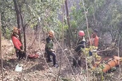 महाराष्ट्र : रायगढ़ में खाई में वाहन गिरने से 8 लोगों की मौ*त, सीएम फडणवीस ने जताया दुख