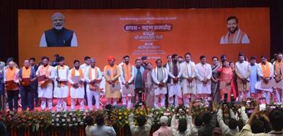 सोनीपत नगर निगम के शपथ ग्रहण में पहुंचे मुख्यमंत्री : नवनिर्वाचित मेयर राजीव जैन ने ली पद की शपथ, सीएम सैनी ने दी बधाई