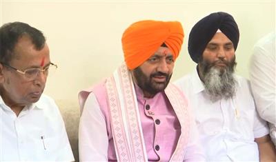 ਕਪੂਰਥਲਾ 'ਚ ਮਾਂ ਭੱਦਰਕਾਲੀ ਮੰਦਿਰ 'ਚ ਨਤਮਸਤਕ ਹੋਏ ਹਰਿਆਣਾ ਦੇ CM ਨਾਇਬ ਸੈਣੀ