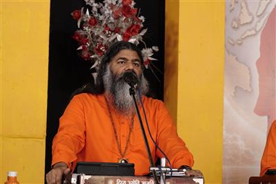 ਸਮਾਜ ਆਧੁਨਿਕ ਜੀਵਨ ਦੀ ਹੜਬੜਾਹਟ ਵਿੱਚ ਇੱਕ ਪੂਰਨ ਸਤਗੁਰੂ ਦੀ ਅਹਿਮੀਅਤ ਨੂੰ ਭੁੱਲਿਆ - ਸਵਾਮੀ ਵਿਸਵਾਨੰਦ ਜੀ