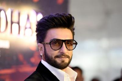 ਵੱਡੀ ਰਾਹਤ: ਹੱਟ ਗਿਆ ਰਣਵੀਰ ਸਿੰਘ 'ਤੇ ਲੱਗਾ ਬੈਨ ! ਅਦਾਕਾਰ ਦੇ ਲੀਗਲ ਨੋਟਿਸ ਅੱਗੇ ਝੁਕੀ FWICE