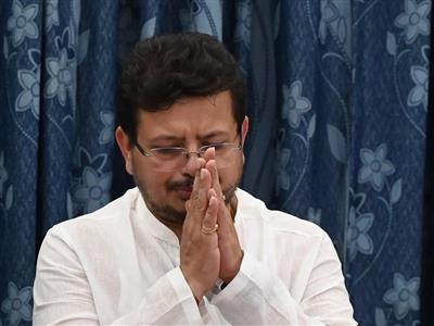 TMC News: कौन हैं ऋतब्रत बनर्जी, जिन्होंने ढहाई ममता की TMC; भतीजे अभिषेक को कर दिया आउट