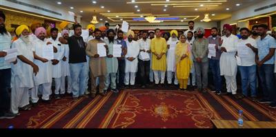 ਕੈਬਨਿਟ ਮੰਤਰੀ ਅਮਨ ਅਰੋੜਾ ਨੇ 43 ਪਿੰਡਾਂ ਨੂੰ 69 ਵਿਕਾਸ ਕਾਰਜਾਂ ਲਈ 2.50 ਕਰੋੜ ਰੁਪਏ ਦੇ ਮਨਜ਼ੂਰੀ ਪੱਤਰ ਵੰਡੇ