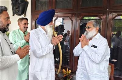 डिफेंस कॉलोनी में प्रॉपर्टी डीलर पर धोखाधड़ी के आरोप, मंत्री अनिल विज ने दिए सख्त कार्रवाई के निर्देश