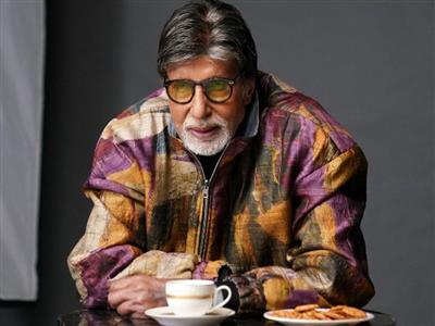 शब्दों को अपना रंग देकर बना देते हैं और खूबसूरत... आम लोगों की भाषा की रचनात्मकता को अमिताभ ने सराहा
