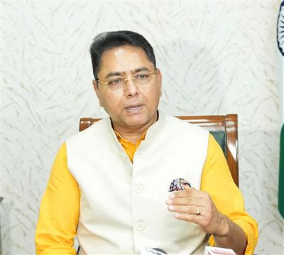 ‘भगवंत मान सरकार, तुहाडे द्वार’ पहल के तहत 437 सरकारी सेवाएँ नागरिकों के घर-द्वार तक पहुँचीं, लंबित मामलों की दर घटकर 0.33 प्रतिशत हुई