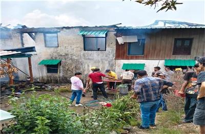 Kangra: बीड़ में भीषण अग्निकांड, 4 मकान आग की चपेट में, लाखों का नुक्सान