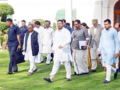 NDA हुई लोकसभा में 300 पार तो INDIA में हाहाकार, इस रूठे दल को मनाने में जुटे