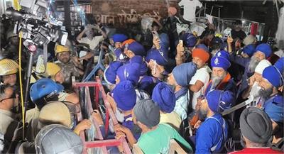 ਉੱਤਰਾਖੰਡ 'ਚ ਜ਼ਬਰਦਸਤੀ ਦਾਖਲ ਹੋਏ ਨਿਹੰਗ ਸਿੱਖ, ਲਹਿਰਾਈਆਂ ਤਲਵਾਰਾਂ, ਗੱਲਬਾਤ ਮਗਰੋਂ ਵਾਪਸ ਪਰਤੇ