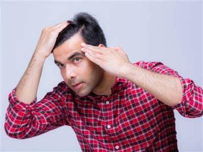 सफेद बालों को 10 सेकेंड में नेचुरल ब्राउन कर देगा ये आइडिया, घर में बनाकर रखें रूट टचअप पाउडर