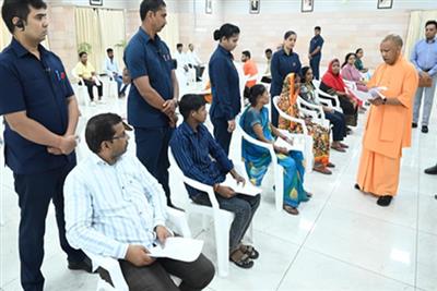 राजस्व मामलों के निस्तारण में देरी पर बोले सीएम योगी, समयसीमा के भीतर दिलाएं न्याय