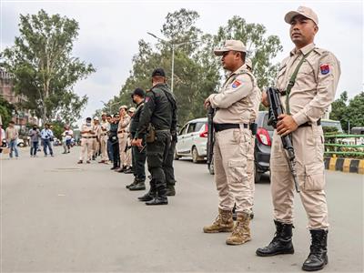 मणिपुर में फिर भड़की चिंगारी! बफर जोन की तरफ बढ़े 200 कुकी, राशन-दवा का संकट
