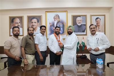 चुनावों से पहले अकाली दल को बड़ा झटका! बड़े नेता ने थामा BJP का दामन