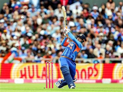 कोहली-रोहित और अभिषेक जो नहीं कर पाएं, वो कारनामा वैभव सूर्यवंशी ने डेब्यू मैच में 2 छक्के लगाकर कर दिखाया
