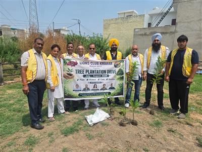 ਲਾਇਨਜ਼ ਕਲੱਬ ਖਰੜ ਵਲੋਂ ਖਰੜ ਵਿਚ ਰੁੱਖ ਲਗਾਉਣ ਦੀ ਮੁਹਿੰਮ ਦੀ ਸ਼ੁਰੂਆਤ ਕਲੱਬ ਦੇ ਪ੍ਰਧਾਨ ਲਾਇਨ ਰਵੀ ਕਾਂਤ ਗੁਪਤਾ ਦੀ ਰਹਿਨੁਮਾਈ ਵਿਚ ਕੀਤੀ ਸ਼ੁਰੂਆਤ