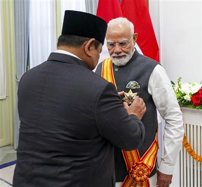 PM ਮੋਦੀ ਨੂੰ ਮਿਲਿਆ ਇੰਡੋਨੇਸ਼ੀਆ ਦਾ ਸਰਵਉੱਚ ਸਨਮਾਨ ‘ਬਿੰਤਾਂਗ ਆਦਿਪੁਰਨਾ’; ਦੇਸ਼ ਵਾਸੀਆਂ ਨੂੰ ਕੀਤਾ ਸਮਰਪਿਤ