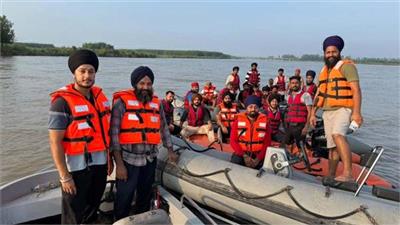 ਪੰਜਾਬ 'ਚ ਹੜ੍ਹਾਂ ਦੇ ਸੰਭਾਵੀ ਖ਼ਤਰੇ ਨੂੰ ਲੈ ਕੇ ਬਿਆਸ ਦਰਿਆ 'ਚ ਕੀਤੀ ਮੌਕ ਡਰਿੱਲ