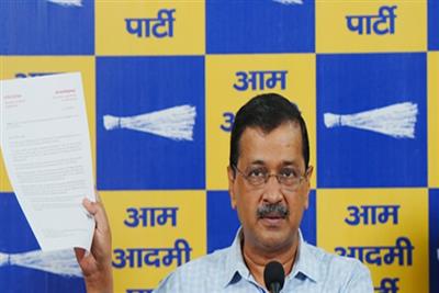 E20 पेट्रोल पर अरविंद केजरीवाल ने 29 ऑटो कंपनियों से मांगा जवाब, पुरानी गाड़ियों की सुरक्षा और मुआवजे पर उठाए सवाल