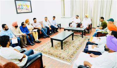 ਗੁਰਮੀਤ ਸਿੰਘ ਖੁੱਡੀਆਂ ਅਤੇ ਜੰਮੂ-ਕਸ਼ਮੀਰ ਦੇ ਮੰਤਰੀ ਸਤੀਸ਼ ਸ਼ਰਮਾ ਵੱਲੋਂ ਪਸ਼ੂਧਨ ਅਤੇ ਡੇਅਰੀ ਸੈਕਟਰ ਦੇ ਵਿਕਾਸ ਲਈ ਅੰਤਰਰਾਜੀ ਸਹਿਯੋਗ ਬਾਰੇ ਵਿਚਾਰ-ਚਰਚਾ