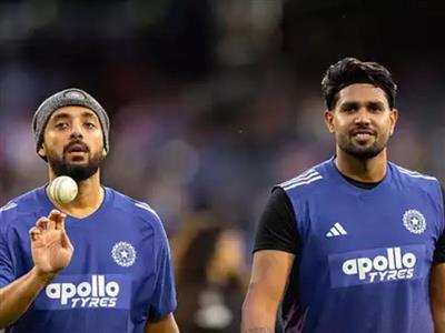 हर्षित राणा और वरुण चक्रवर्ती T20 सीरीज से बाहर, इंग्लैंड में अब कौन है उनका विकल्प? जानिए