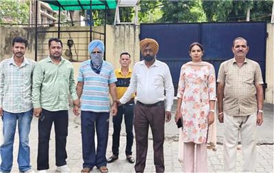 Vigilance Action : रिश्वत लेता पटवारी को विजिलेंस ब्यूरो ने रंगे हाथों किया गिरफ्तार