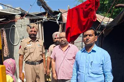 ਪੰਜਾਬ ਆਬਕਾਰੀ ਵਿਭਾਗ ਵੱਲੋਂ ਸ਼ਹਿਰ ਚ ਵੱਖ-ਵੱਖ ਥਾਵਾਂ  ਤੇ ਨਾਜਾਇਜ਼ ਸ਼ਰਾਬ, ਘਰ ਦੀ ਕੱਢੀ  ਅਤੇ ਸਮਗਲ ਕੀਤੀ ਸ਼ਰਾਬ ਨੂੰ ਲੈ ਕੇ ਕੀਤੀ ਗਈ ਚੈਕਿੰਗ