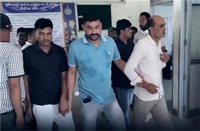 हरियाणा में रिश्वतखोरी का खेल बेनकाब ! ACB ने रिश्वत लेते क्लर्क समेत 3 कर्मचारी रंगे हाथ किए गिरफ्तार