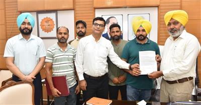 ਭਗਵੰਤ ਮਾਨ ਸਰਕਾਰ ਨੇ ਸਿੱਖਿਆ ਵਿਭਾਗ ਦੇ ਮੁਲਾਜ਼ਮਾਂ ਦੀਆਂ ਮੰਗਾਂ ਦੇ ਹੱਲ ਵਿੱਚ ਲਿਆਂਦੀ ਤੇਜ਼ੀ, ਵਿੱਤ ਮੰਤਰੀ ਹਰਪਾਲ ਸਿੰਘ ਚੀਮਾ ਵੱਲੋਂ 5 ਯੂਨੀਅਨਾਂ ਨਾਲ ਗੱਲਬਾਤ