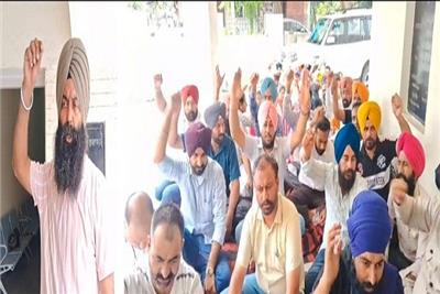 ਪੰਜਾਬ ਦੇ ਇਨ੍ਹਾਂ ਮੁਲਾਜ਼ਮਾਂ ਨੂੰ ਨੌਕਰੀ ਤੋਂ ਕੱਢਣ ਦੇ ਹੁਕਮ! ਪੜ੍ਹੋ ਕੀ ਹੈ ਪੂਰੀ ਖ਼ਬਰ