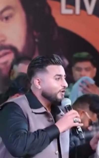 ਜਲੰਧਰ ਵਿਖੇ ਚੱਲਦੇ ਮੇਲੇ 'ਚ ਨੌਜਵਾਨਾਂ 'ਤੇ ਭੜਕੇ ਪੰਜਾਬੀ ਗਾਇਕ ਖਾਨ ਸਾਬ, ਕੀਤੀ ਇਹ ਖ਼ਾਸ ਅਪੀਲ