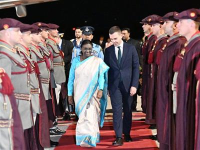 राष्ट्रपति मुर्मु अपनी तीन देशों की यात्रा के दूसरे चरण में पहुंची उत्तरी मैसेडोनिया