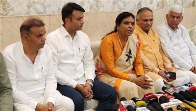 राहुल गांधी छात्रों के मुद्दों का राजनीतिकरण कर रहे हैं: डा. अर्चना गुप्ता