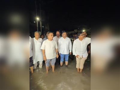 वलसाड में बाढ़ से हुई तबाही के बाद हर्ष संघवी ने जिले का किया दौरा