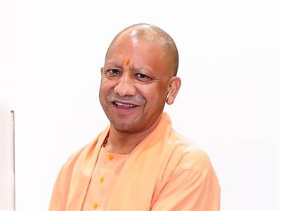 गुरु केवल शिक्षा नहीं, जीवन को दिशा भी देते हैं, गुरुजनों के आदर्शों को जीवन में उतारें : योगी आदित्यनाथ
