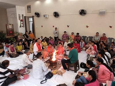 ਬੀ. ਐਲ ਐਮ ਗਰਲਜ਼ ਕਾਲਜ, ਨਵਾਂ ਸ਼ਹਿਰ ਵਿਖੇ ਗੁਰੂ ਪੂਰਣਿਮਾ ਦੇ ਮੌਕੇ ਤੇ ਅਤੇ ਨਵੇਂ ਸੈਸ਼ਨ ਦੇ ਸ਼ੁਰੂ ਹੋਣ ਤੇ ਵਿਦਿਆਰਥਣਾਂ ਨੂੰ ਅਸ਼ੀਰਵਾਦ ਦੇਣ ਲਈ ਹਵਨ ਕਰਵਾਇਆ