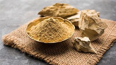 मुल्तानी मिट्टी में मिलाएं ये 5 चीजें, चेहरे की गंदगी और ऑयली स्किन से मिलेगा छुटकारा